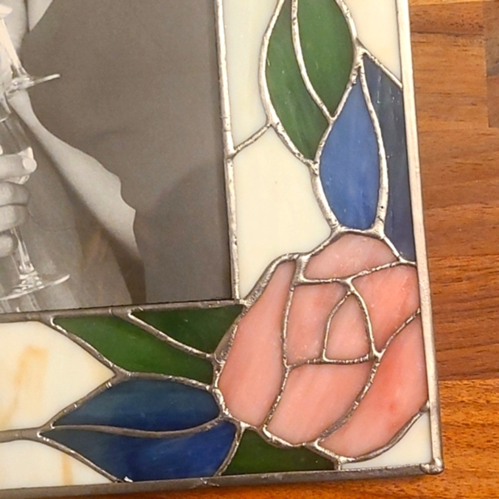 New! Stained Glasss Roses Photo Frame - Picture 4 of 7